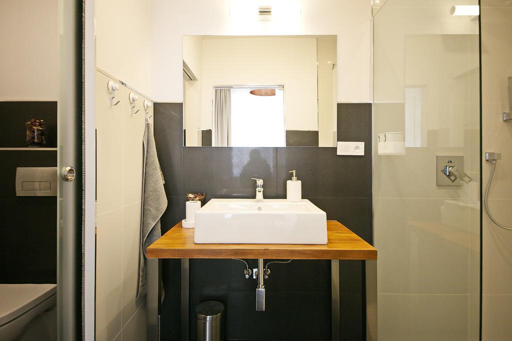 Luxury Center Apt. Charles Bridge Walking Distance Prague Exterior photo