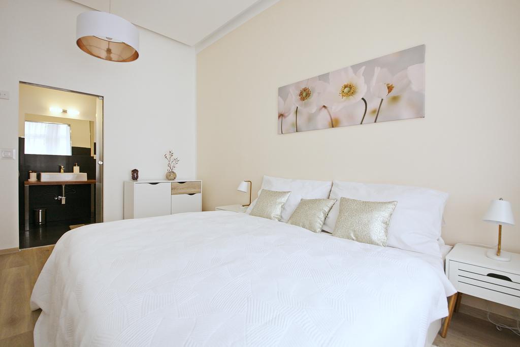 Luxury Center Apt. Charles Bridge Walking Distance Prague Exterior photo
